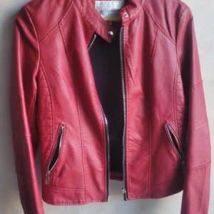 Veste en simili cuir rouge